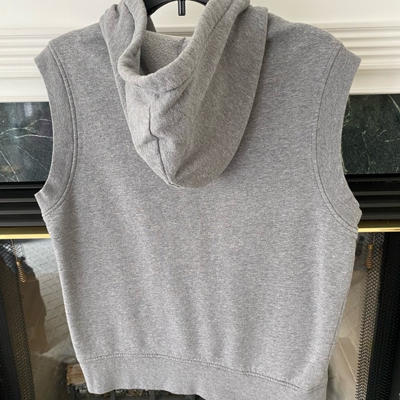 51. Men’s American Rag Sleeveless Zippered Hoodie - Picture 2 of 4